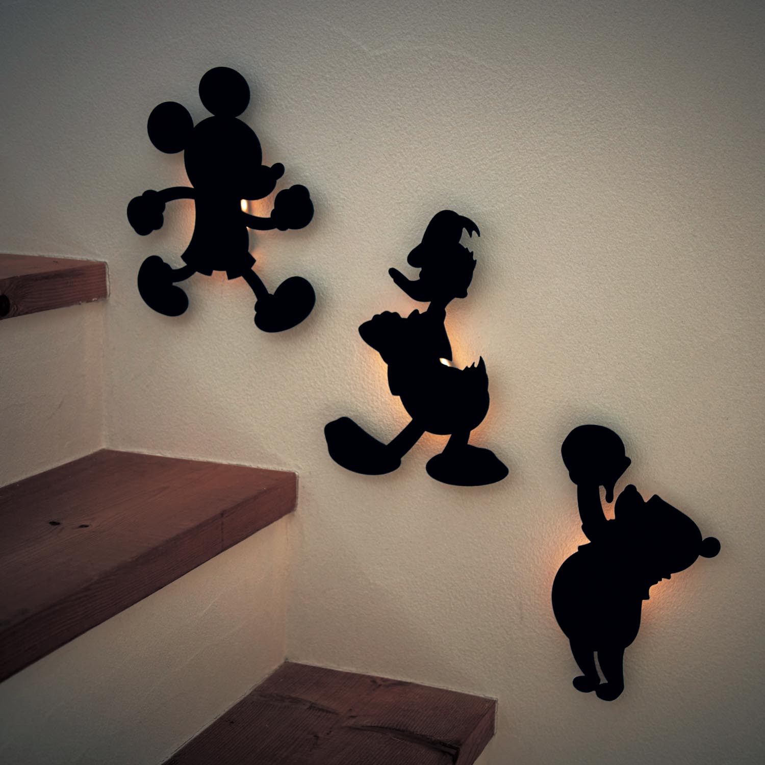 ミッキーマウスと仲間達のシルエットが可愛い四角の標識　米国ディズニーで購入おもちゃ/ぬいぐるみ