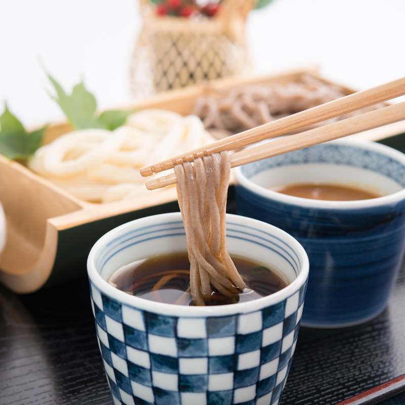 送料無料】御所名物 生たらいうどんと生そばのセット〔生うどん500g×4袋・生そば500g×4袋・スープ5食×4袋〕:  産直お取り寄せのニッポンセレクト｜JRE MALL