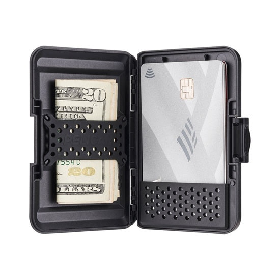 Pelican Product Protector Magnetic Wallet MagSafe対応カードケース