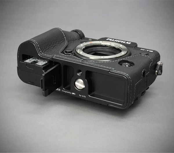 富士フィルム X-T5用本革カメラハーフケース ブラック FJ-XT5BK(FJ