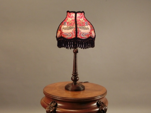 インテリア テーブルランプ(いちご泥棒・あか) William Morris lamps