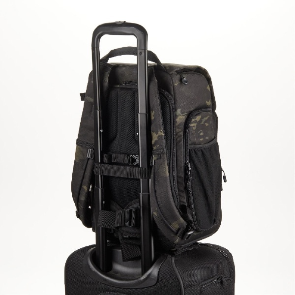 Axis v2 LT 18L Backpack ? MultiCam Black ブラックカモフラージュ