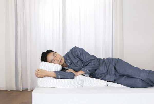 いびき対策快眠枕シリーズ 横向き寝専用枕「スノーレスピロー