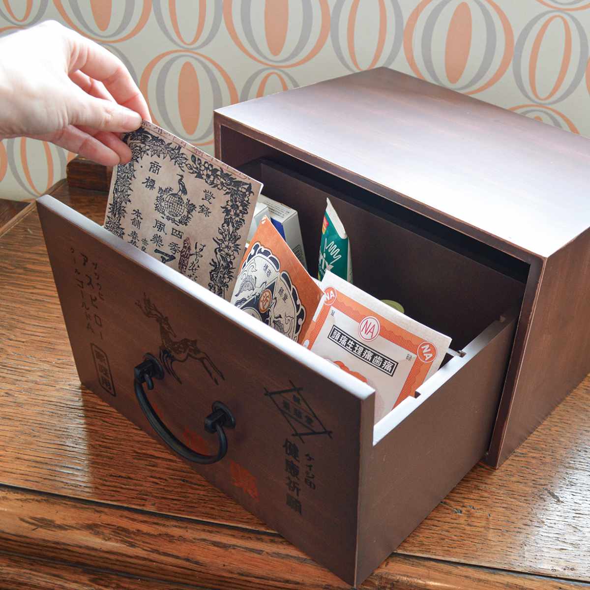 レトロ薬箱 シカ 木製 （ 薬箱 くすり箱 薬入れ 収納ケース 救急 